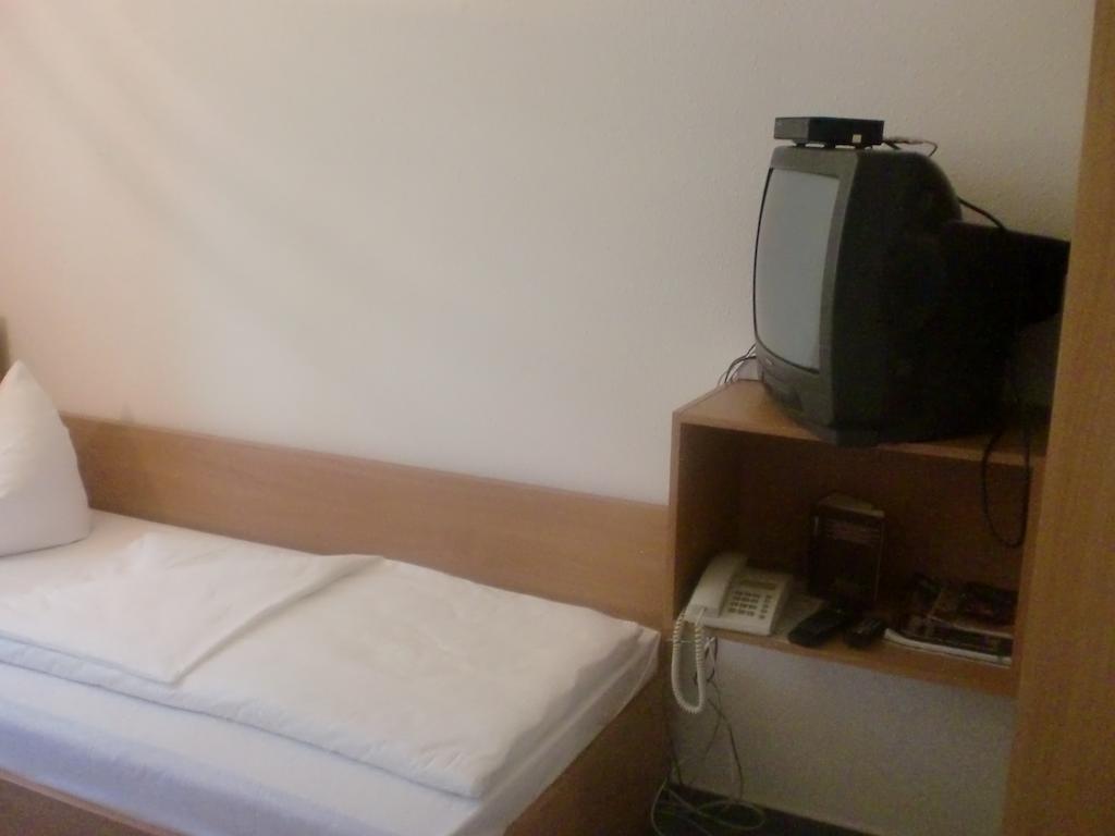 Hotel & Restaurant "Zum Firstenstein" Konigshain Pokoj fotografie