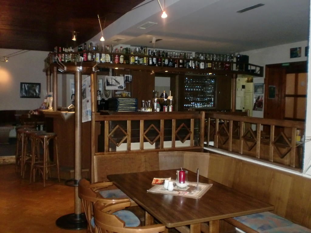 Hotel & Restaurant "Zum Firstenstein" Konigshain Exteriér fotografie